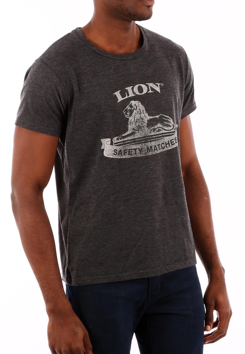 lion matches shirt