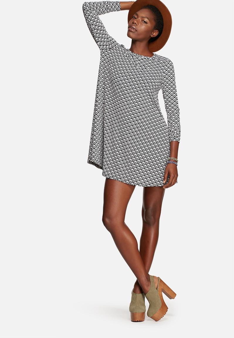 monochrome clothes