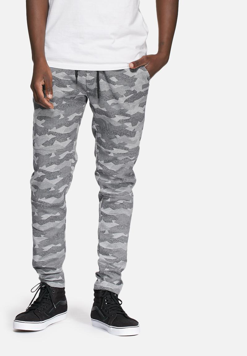 sweatpants tight around calves